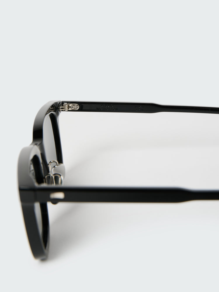 TYPE 1 SUNGLASSES IN BLACK