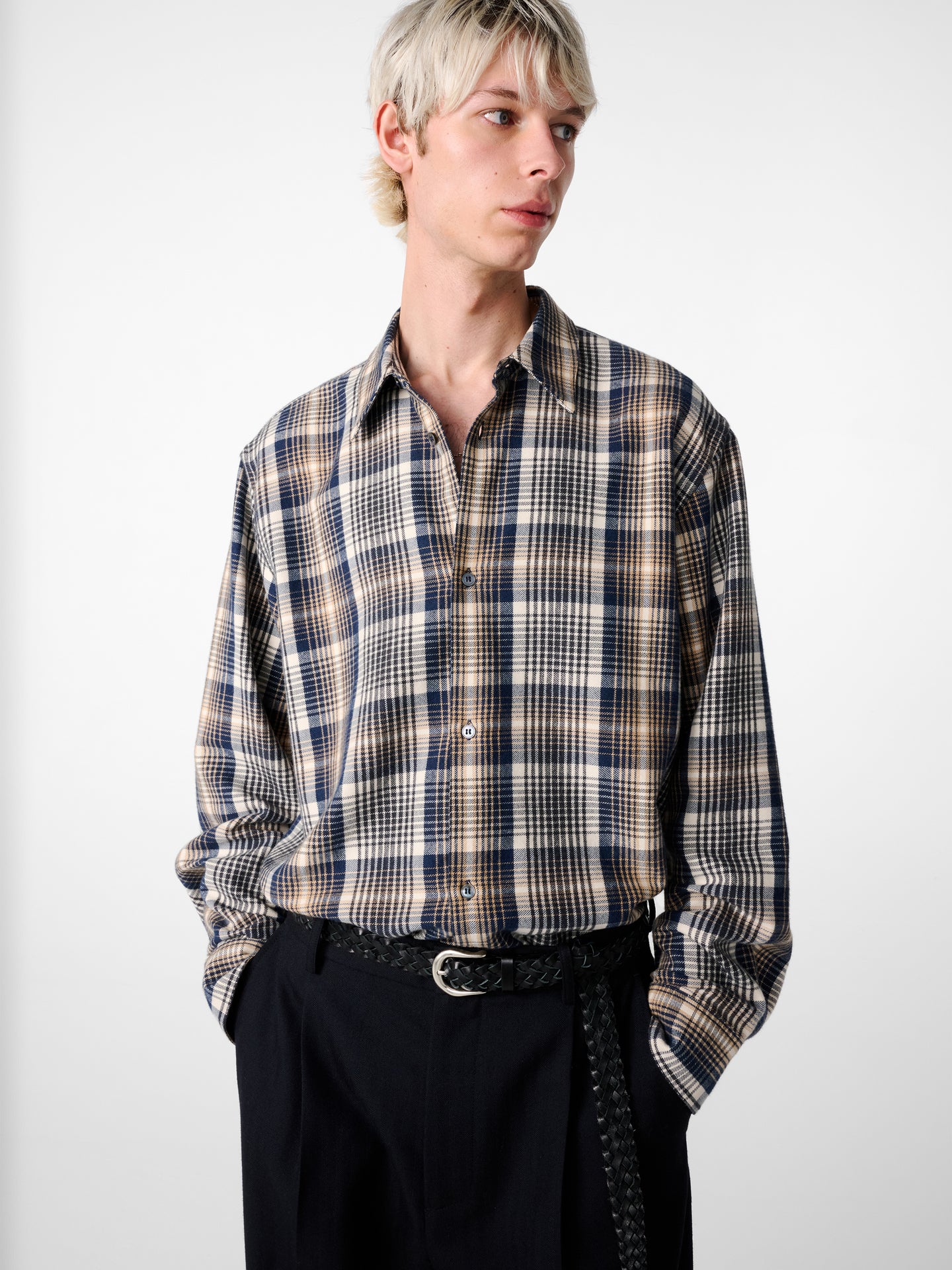 SN X AARON LEVINE VIEW CHECK SHIRT IN NAVY /  OATMEAL