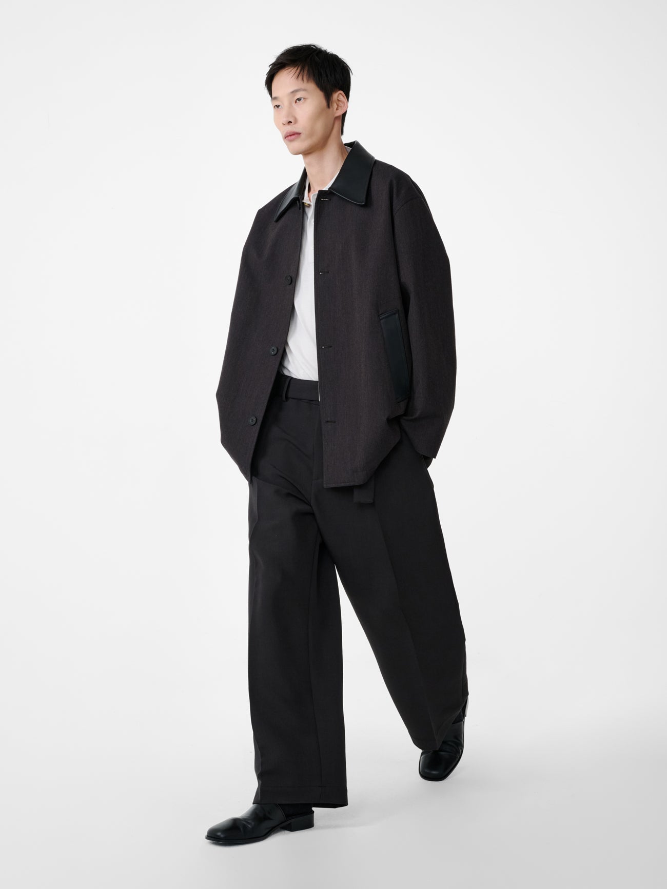 VITAL PANT IN BLACK GRAPE